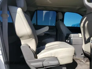 2018 Ford Expedition Max Limited z VIN 1FMJK1KT9JEA37706, wystawiony jako Copart lot #49490215 z przebiegiem 145 774 mil mil oraz Szkoda całkowita • Salvage title. Historia ofert i sprzedaży dostępna na DreamBid. Obrazek 11.
