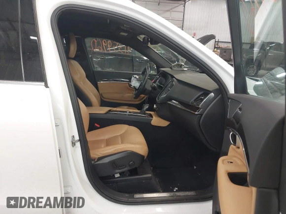 2019 Volvo XC90 Momentum with VIN YV4A22PK3K1452939, listed as a IAAI auction lot 41359960 with 96,973 mi miles. Bid and sale history available at carsss.com. Image 5.