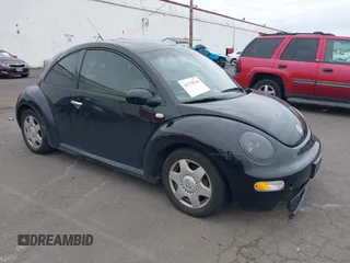 2001 Volkswagen Beetle GLS z VIN 3VWCD21C41M419275, wystawiony jako IAAI lot #41770766 z przebiegiem 180 680 mil mil oraz . Historia ofert i sprzedaży dostępna na DreamBid. Obrazek 1.