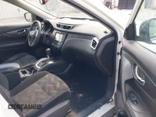 2015 Nissan Rogue SL with VIN 5N1AT2MV2FC804820, listed as a IAAI auction lot 41932296 with 174,633 mi miles and . Bid and sale history available at carsss.com. Image 5.