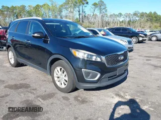 2016 Kia Sorento LX with VIN 5XYPG4A56GG140800, listed as a IAAI auction lot 41828064 with 174,113 mi miles. Bid and sale history available at carsss.com. Image 1.