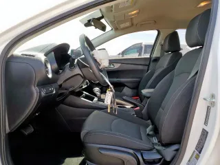2019 Kia Forte LXS с VIN 3KPF24AD0KE022877, выставлен на аукционе Copart как лот 57824595 с пробегом 49 757 миль миль и Списание • Salvage title. История ставок и продаж доступна на DreamBid. Изображение 7.
