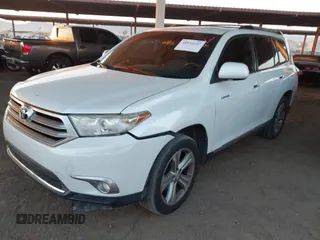 2011 Toyota Highlander Limited with VIN 5TDDK3EH4BS064313, listed as a IAAI auction lot 40934105 with 155,204 mi miles and . Bid and sale history available at DreamBid. Image 17.