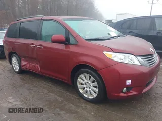 2015 Toyota Sienna Ltd with VIN 5TDDK3DC5FS106080, listed as a IAAI auction lot 41579010 with 133,495 mi miles. Bid and sale history available at carsss.com. Image 1.