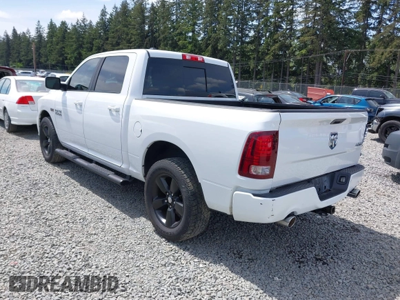 2015 Ram 1500 Sport z VIN 1C6RR7MT7FS601470, wystawiony jako IAAI lot #42334149 z przebiegiem 114 056 mil mil oraz . Historia ofert i sprzedaży dostępna na DreamBid. Obrazek 3.