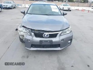 2013 Lexus CT 200h z VIN JTHKD5BH5D2172224, wystawiony jako IAAI lot #41910672 z przebiegiem 160 411 mil mil oraz . Historia ofert i sprzedaży dostępna na DreamBid. Obrazek 6.