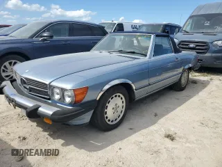 1989 Mercedes-Benz 560 Series 560SL with VIN WDBBA48D6KA097334, listed as a Copart auction lot 76158734 with 108,960 mi miles and Salvage Title. Bid and sale history available at carsss.com. Image 1.