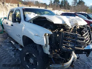 2008 GMC Sierra 2500HD SLE1 with VIN 1GTHK23688F112059, listed as a IAAI auction lot 41572665 with 219,235 mi miles. Bid and sale history available at carsss.com. Image 1.
