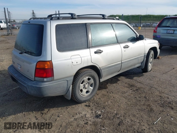 2000 Subaru Forester L with VIN JF1SF6355YH721788, listed as a IAAI auction lot 41736026 with 305,157 mi miles. Bid and sale history available at carsss.com. Image 4.