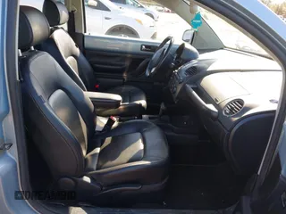 2010 Volkswagen New Beetle Coupe with VIN 3VWRG3AG4AM022921, listed as a IAAI auction lot 42048260 with 75,900 mi miles. Bid and sale history available at carsss.com. Image 5.