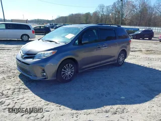 2018 Toyota Sienna XLE Auto Access Seat with VIN 5TDYZ3DC4JS958698, listed as a IAAI auction lot 41815340 with 164,903 mi miles. Bid and sale history available at carsss.com. Image 2.