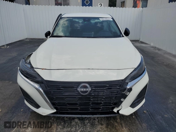 2025 Nissan Altima SV with VIN 1N4BL4DV6SN318665, listed as a Copart auction lot 52883365 with 6,284 mi miles and Non Repairable. Bid and sale history available at DreamBid. Image 5.