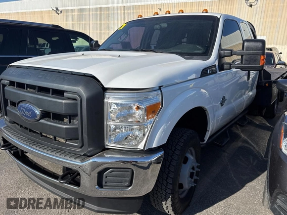 2015 Ford F-350 XL z VIN 1FD8X3HT1FEB12506, wystawiony jako Copart lot #85955324 z przebiegiem 197 466 mil mil oraz Tytuł czysty. Historia ofert i sprzedaży dostępna na DreamBid. Obrazek 2.