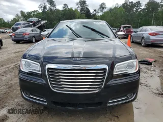 2012 Chrysler 300 Limited z VIN 2C3CCACG6CH144305, wystawiony jako Copart lot #51346195 z przebiegiem 133 872 mil mil oraz Szkoda całkowita • Salvage title. Historia ofert i sprzedaży dostępna na DreamBid. Obrazek 5.