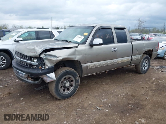 2000 Chevrolet Silverado 1500 LS with VIN 2GCEK19T3Y1266020, listed as a IAAI auction lot 42060263 with 270,921 mi miles. Bid and sale history available at carsss.com. Image 2.