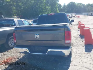 2016 Ram 1500 Express z VIN 1C6RR6KG0GS118906, wystawiony jako IAAI lot #42155565 z przebiegiem 148 016 mil mil oraz . Historia ofert i sprzedaży dostępna na DreamBid. Obrazek 16.
