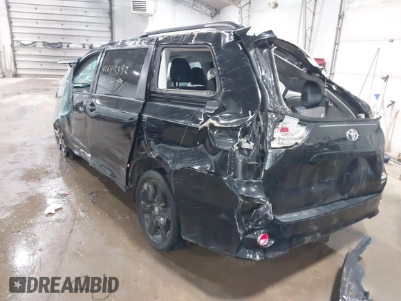 2011 Toyota Sienna SE with VIN 5TDXK3DC1BS172813, listed as a IAAI auction lot 41643352 with 172,385 mi miles. Bid and sale history available at carsss.com. Image 3.