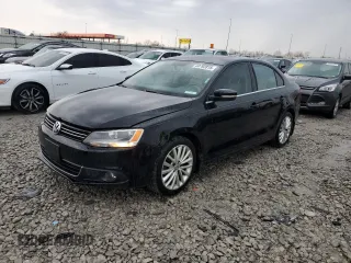 2013 Volkswagen Jetta SEL z VIN 3VWLX7AJ1DM442228, wystawiony jako Copart lot #50792815 z przebiegiem 123 926 mil mil oraz Szkoda całkowita • Salvage title. Historia ofert i sprzedaży dostępna na DreamBid. Obrazek 1.