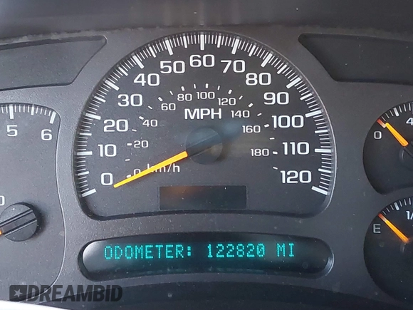 2003 Chevrolet Suburban LS with VIN 1GNEC16T43J269726, listed as a IAAI auction lot 41109855 with 122,820 mi miles. Bid and sale history available at carsss.com. Image 15.