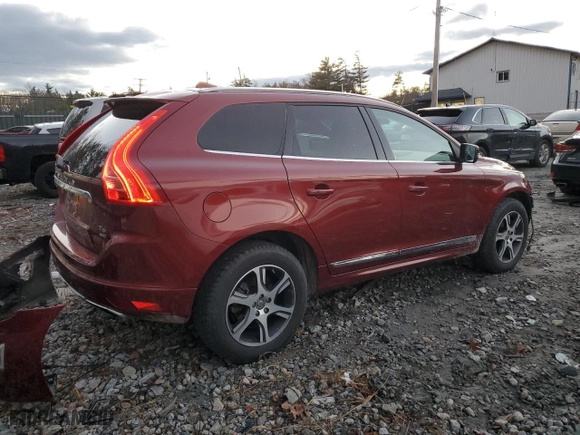 2015 Volvo XC60 T6 Platinum with VIN YV4902RM6F2666573, listed as a Copart auction lot 79528664 with 60,711 mi miles and Salvage Title. Bid and sale history available at carsss.com. Image 3.
