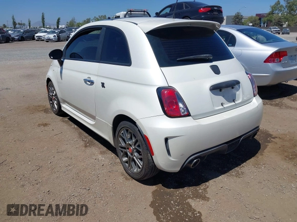 2016 FIAT 500 Abarth z VIN 3C3CFFFH9GT120926, wystawiony jako IAAI lot #42528081 z przebiegiem 98 271 mil mil oraz . Historia ofert i sprzedaży dostępna na DreamBid. Obrazek 3.