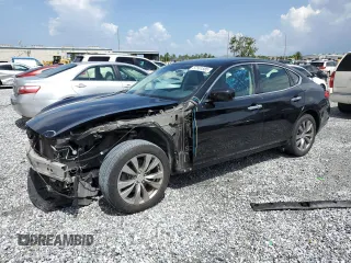 2013 Infiniti M z VIN JN1BY1AP7DM512603, wystawiony jako Copart lot #57581585 z przebiegiem 119 274 mil mil oraz Szkoda całkowita • Salvage title. Historia ofert i sprzedaży dostępna na DreamBid. Obrazek 1.