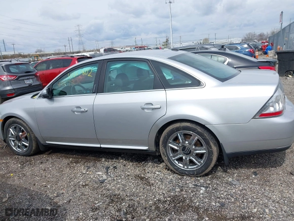 2009 Mercury Sable Premier with VIN 1MEHM42W49G631949, listed as a IAAI auction lot 41867802 with 138,208 mi miles. Bid and sale history available at carsss.com. Image 14.