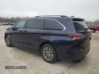 2022 Toyota Sienna LE z VIN 5TDKSKFC9NS049704, wystawiony jako Copart lot #41782995 z przebiegiem 8 014 mil mil oraz Szkoda całkowita • Salvage title. Historia ofert i sprzedaży dostępna na DreamBid. Obrazek 2.