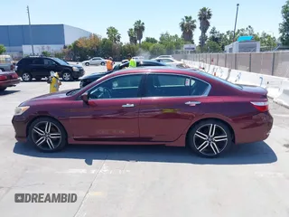 2016 Honda Accord Sport z VIN 1HGCR2F52GA128487, wystawiony jako IAAI lot #42465955 z przebiegiem Nie podano mil oraz . Historia ofert i sprzedaży dostępna na DreamBid. Obrazek 14.