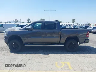 2019 Ram 1500 Big Horn z VIN 1C6RRFFG8KN710927, wystawiony jako IAAI lot #41850421 z przebiegiem 66 007 mil mil oraz . Historia ofert i sprzedaży dostępna na DreamBid. Obrazek 14.
