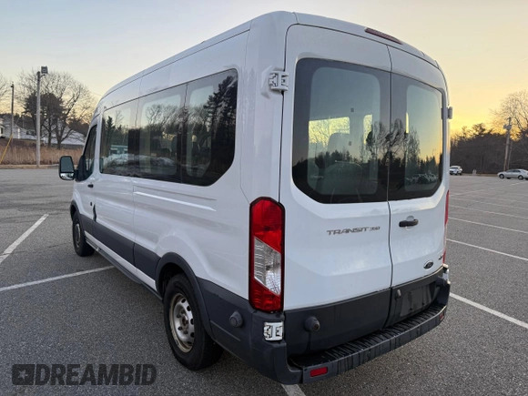 2015 Ford Transit Passenger XL with VIN 1FBAX2CM7FKA92784, listed as a Copart auction lot 49743205 with 261,650 mi miles and Clean Title. Bid and sale history available at carsss.com. Image 3.