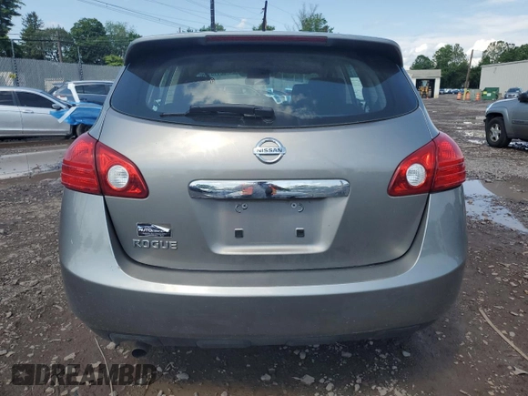 2011 Nissan Rogue S z VIN JN8AS5MT7BW170862, wystawiony jako Copart lot #60115195 z przebiegiem Nie podano mil oraz Szkoda całkowita • Salvage title. Historia ofert i sprzedaży dostępna na DreamBid. Obrazek 6.