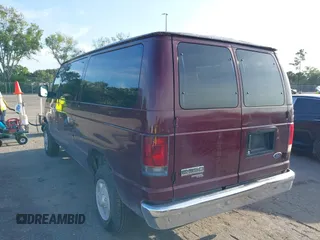 2007 Ford Econoline Passenger XL with VIN 1FBNE31L07DA55685, listed as a IAAI auction lot 40151569 with 122,578 mi miles. Bid and sale history available at carsss.com. Image 3.