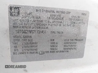 2007 GMC Savana Cargo Van with VIN 1GTGG29V571131451, listed as a IAAI auction lot 41455030 with 336,397 mi miles. Bid and sale history available at carsss.com. Image 9.