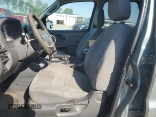 2005 Ford Escape Hybrid z VIN 1FMCU95HX5KB95634, wystawiony jako Copart lot #56513595 z przebiegiem 228 188 mil mil oraz Czysty tytuł • Clean title. Historia ofert i sprzedaży dostępna na DreamBid. Obrazek 7.