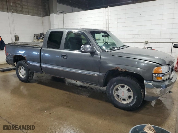 2002 GMC Sierra 1500 SLE with VIN 1GTEK19T42E262340, listed as a Copart auction lot 48344495 with 204,394 mi miles and Clean Title. Bid and sale history available at carsss.com. Image 4.
