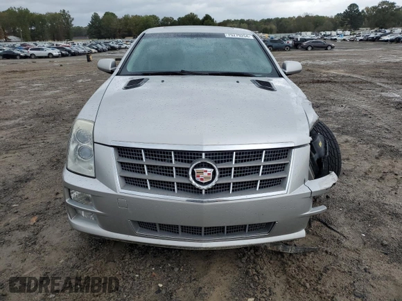 2008 Cadillac STS RWD z VIN 1G6DZ67A780174008, wystawiony jako Copart lot #79279254 z przebiegiem 133 326 mil mil oraz Szkoda całkowita • Salvage title. Historia ofert i sprzedaży dostępna na DreamBid. Obrazek 5.