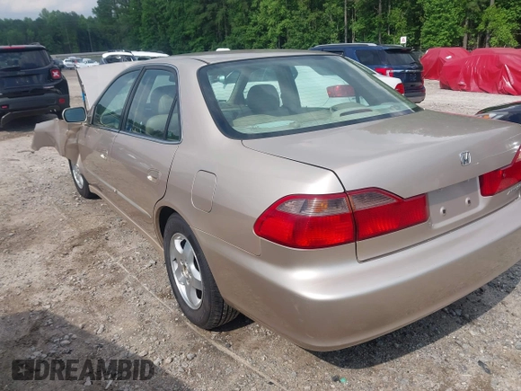 2000 Honda Accord EX z VIN 1HGCG1653YA030361, wystawiony jako IAAI lot #42268744 z przebiegiem 53 809 mil mil oraz . Historia ofert i sprzedaży dostępna na DreamBid. Obrazek 3.