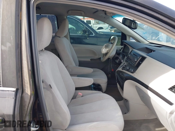 2012 Toyota Sienna LE AAS with VIN 5TDKK3DC7CS255500, listed as a IAAI auction lot 41467563 with 146,306 mi miles. Bid and sale history available at carsss.com. Image 5.