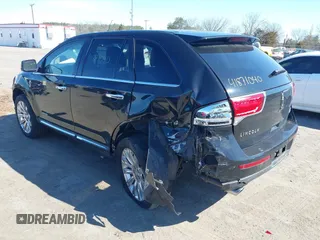 2011 Lincoln MKX with VIN 2LMDJ6JK5BBJ05443, listed as a IAAI auction lot 41871040 with 183,294 mi miles. Bid and sale history available at carsss.com. Image 3.