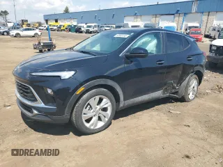 2024 Buick Encore GX Preferred z VIN KL4AMBSL7RB038512, wystawiony jako Copart lot #53868185 z przebiegiem 12 215 mil mil oraz Szkoda całkowita • Salvage title. Historia ofert i sprzedaży dostępna na DreamBid. Obrazek 1.