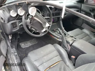1992 Mitsubishi 3000GT z VIN JA3XE74C2NY028905, wystawiony jako Copart lot #87641175 z przebiegiem 131 349 mil mil oraz Szkody całkowita. Historia ofert i sprzedaży dostępna na DreamBid. Obrazek 8.