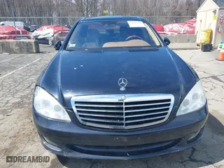 2009 Mercedes-Benz S-Class 5.5L V8 with VIN WDDNG86X39A281373, listed as a IAAI auction lot 42032509 with 197,221 mi miles. Bid and sale history available at carsss.com. Image 12.
