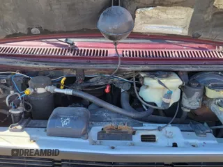 1994 GMC Rally z VIN 1GJGG39K6RF527981, wystawiony jako IAAI lot #41851882 z przebiegiem 159 751 mil mil oraz . Historia ofert i sprzedaży dostępna na DreamBid. Obrazek 9.