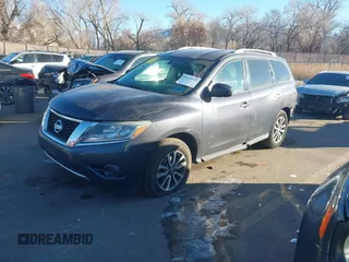 2013 Nissan Pathfinder SV with VIN 5N1AR2MM4DC672307, listed as a IAAI auction lot 41369598 with 187,713 mi miles. Bid and sale history available at carsss.com. Image 2.