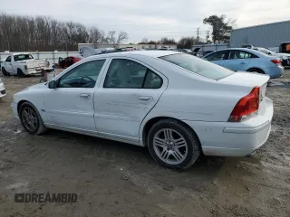 2005 Volvo S60 with VIN YV1RS592852443568, listed as a Copart auction lot 43700655 with 192,314 mi miles and Clean Title. Bid and sale history available at carsss.com. Image 2.