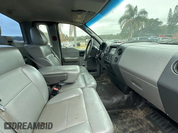 2007 Ford F-150 XL with VIN 1FTRF12W47KB40354, listed as a Copart auction lot 42418575 with 347,761 mi miles and Clean title. Bid and sale history available at DreamBid. Image 5.