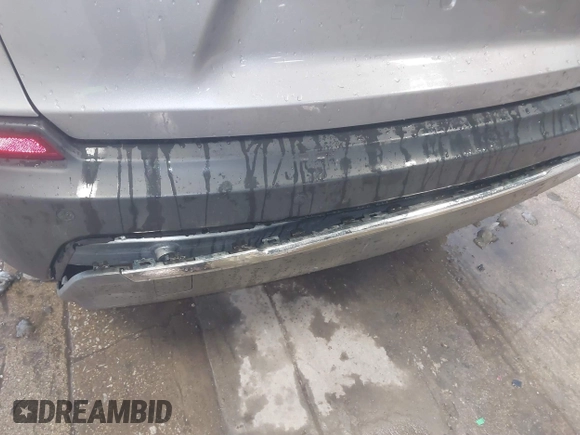 2019 Jeep Cherokee Limited with VIN 1C4PJLDB9KD402913, listed as a IAAI auction lot 40760506 with 106,393 mi miles and . Bid and sale history available at DreamBid. Image 21.