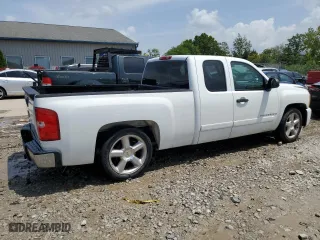 2007 Chevrolet Silverado 1500 LT w/1LT with VIN 1GCEC19J57Z521185, listed as a Copart auction lot 65677314 with 243,650 mi miles and Non Repairable. Bid and sale history available at carsss.com. Image 3.