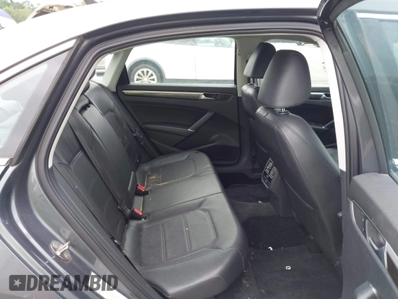 2016 Volkswagen Passat SE z VIN 1VWBT7A36GC007977, wystawiony jako IAAI lot #42433371 z przebiegiem 124 064 mil mil oraz . Historia ofert i sprzedaży dostępna na DreamBid. Obrazek 8.